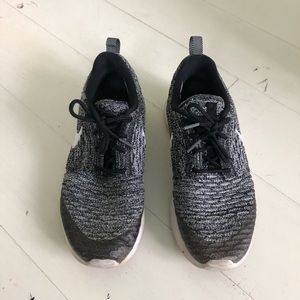 Women’s - Nike Roshe Ltd.